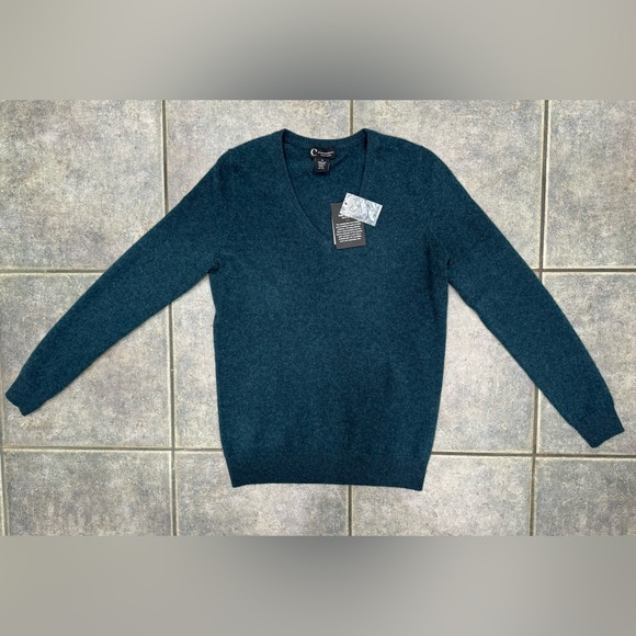 (NWT) Bloomingdale’s 100% Cashmere V Neck Sweater - Picture 3 of 9